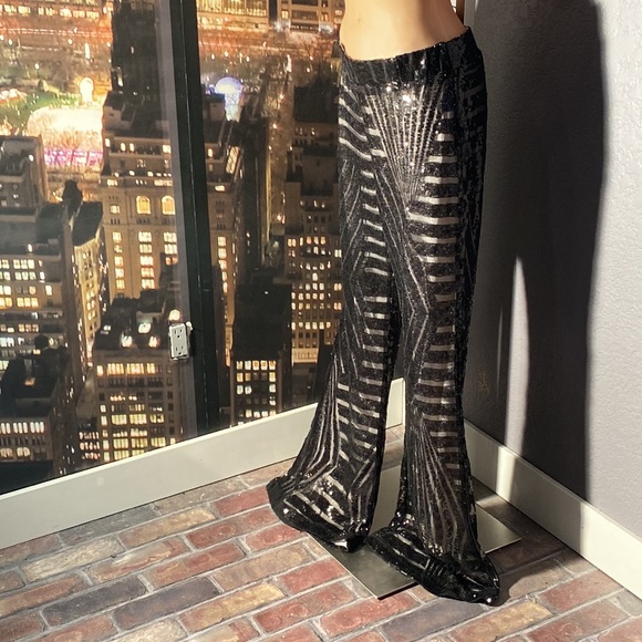 BEAUTIFUL!!- flare pants w mesh sequin design, cream lining, elastic waist - L - Picture 5 of 14
